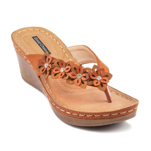 GC Shoes Shoes - Brown Platform Flower Acents Cushioned Rhinestone Rachel Round Toe Wedge